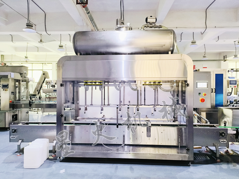 淺談在25公斤化工液體生產(chǎn)線中大型液體稱重灌裝機(jī)的發(fā)展前景